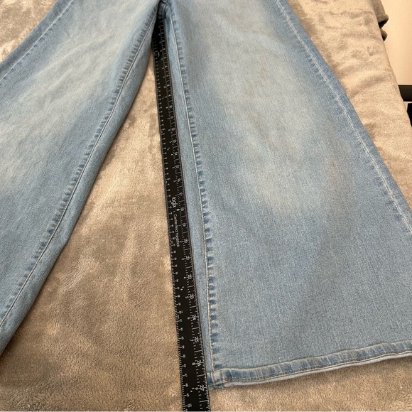 Levi’s 318 SHAPING WIDE LEG WOMEN'S JEANS Light Wash Color Blue Size 29 - Picture 6 of 16